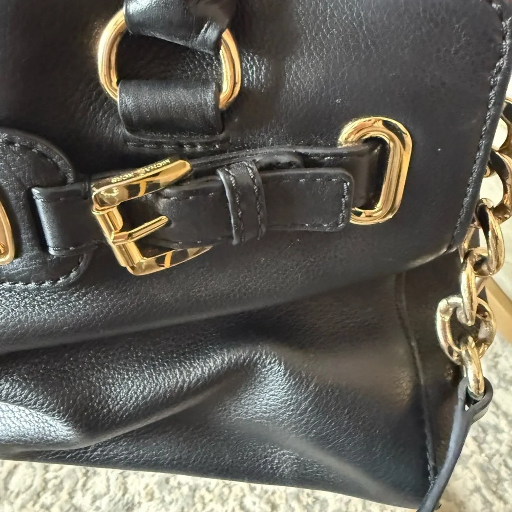 Michael Kors Hamilton East West Medium Black Pebbled Leather Bag, Gold Hardware